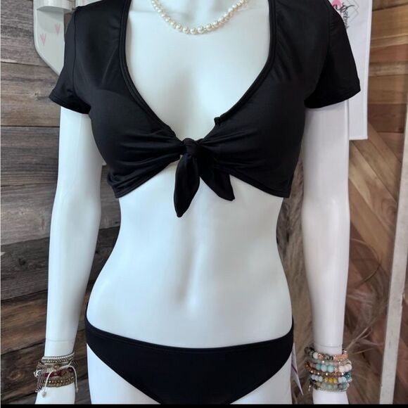 Michael Kors Black Tie Front Cap-Sleeve Bikini with Hipster bottoms size small - Picture 8 of 13